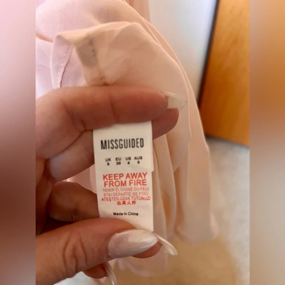 Missguided long flowy dress in peach - Picture 5 of 5